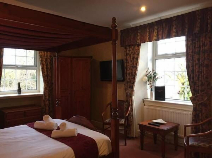 Bedroom 3, Healey Hotel, Kirklees