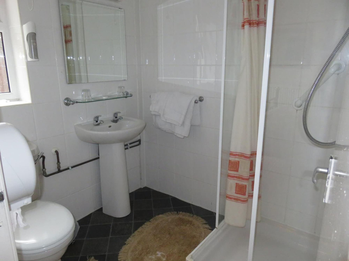 Bathroom 4, Glencoe Hotel, East Riding of Yorkshire