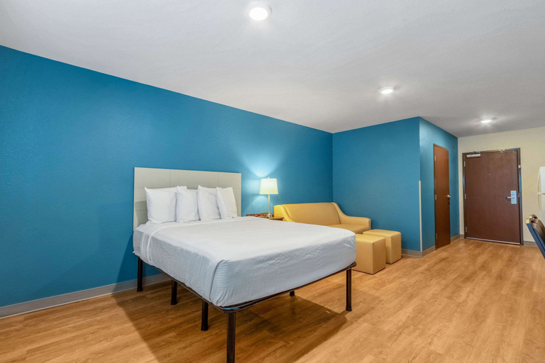 Bedroom 3, WoodSpring Suites Miramar, Broward