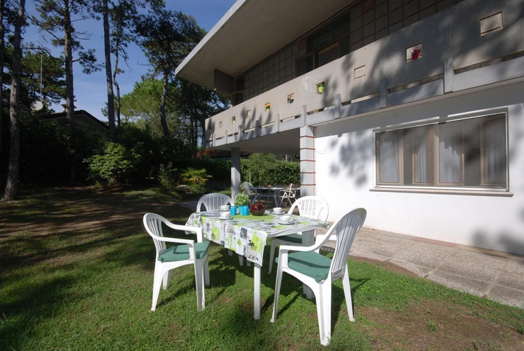 Others 4, Villa Tiziana, Udine
