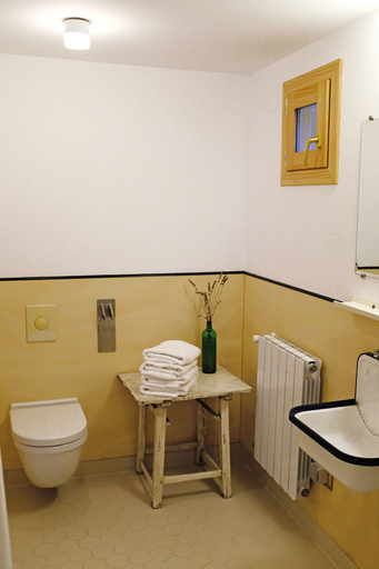 Bathroom 3, Mañarinegi Apartamentos Rurales, Guipúzcoa