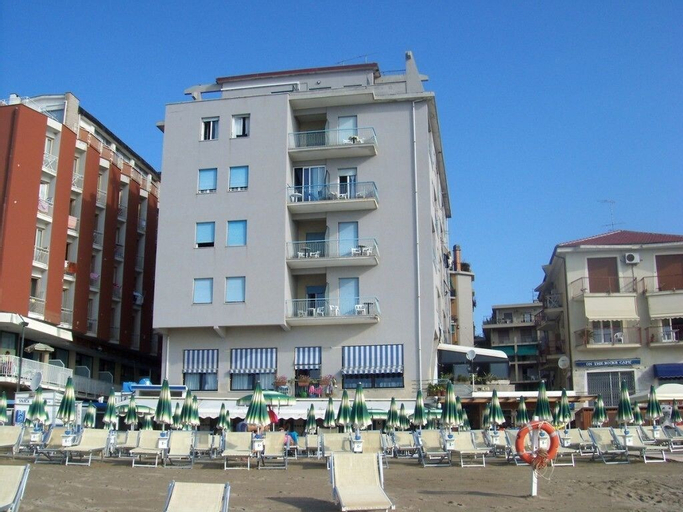 Exterior & Views 1, Hotel Maremola, Savona