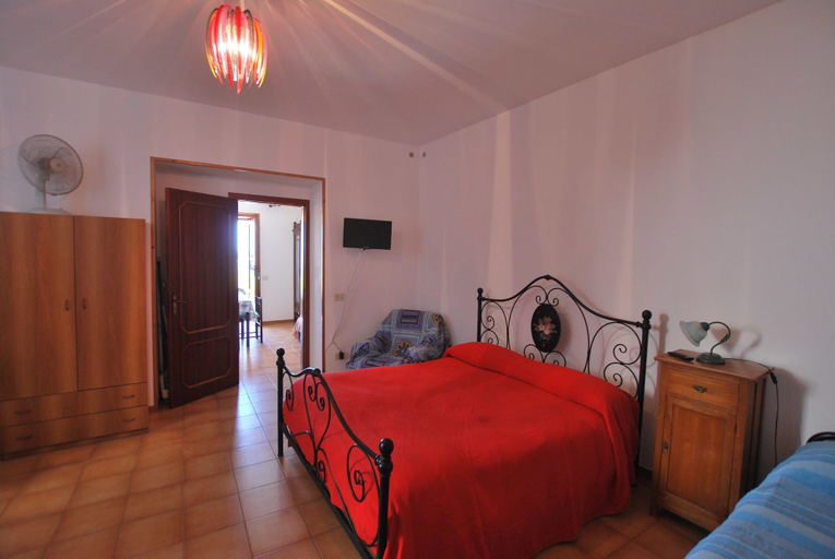 Bedroom 3, Canneto Beach, Messina