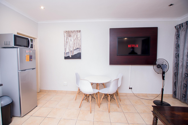 Others 5, Prestigious Apartments, City of Johannesburg