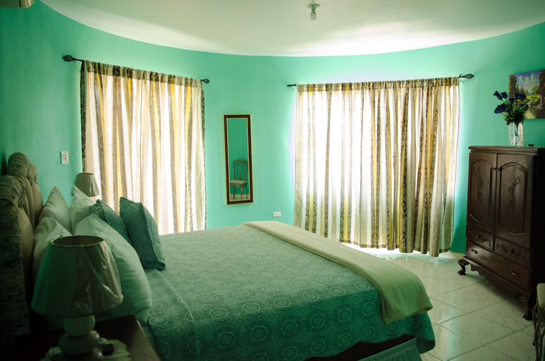 Bedroom 2, Tiana Estate