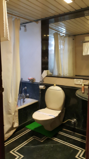 Bathroom 4, K K Beacon, Rajkot