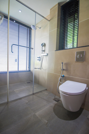 Bathroom 5, Okean De Goa, North Goa