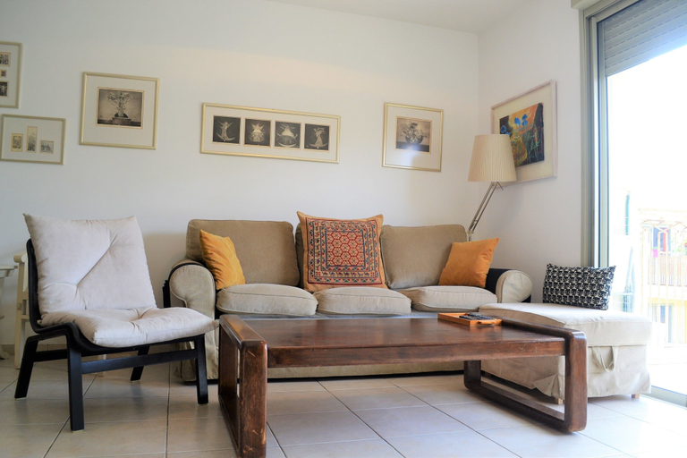 Others 5, 2BDR Amazing Location with Parking