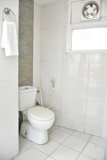 Bathroom 3, Hotel Port View, Delhi