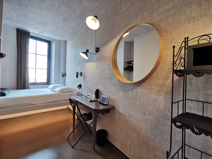 Bathroom 4, 7 Art Hotel Cannes, Alpes-Maritimes