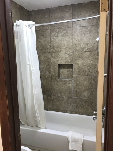 Bathroom 3, Interstate Motel Guthrie, Logan