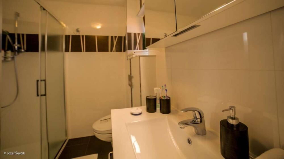Bathroom 3, Mucha Apartments, Žilina