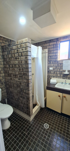 Bathroom 5, Sussex Inlet Motel, Shoalhaven - Pt B