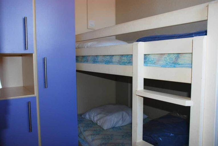 Bedroom 3, Camping Les Tilleuls - Chalets, Lot