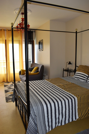 Bedroom 4, Les Remparts, Creuse