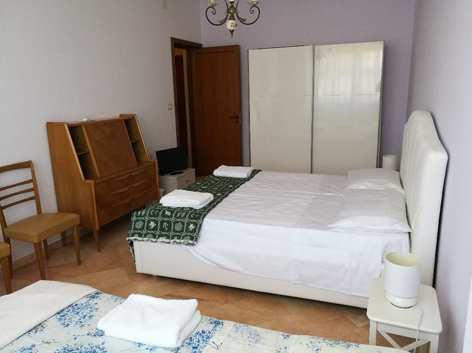Bedroom 3, B&B Domus Lupiae, Lecce