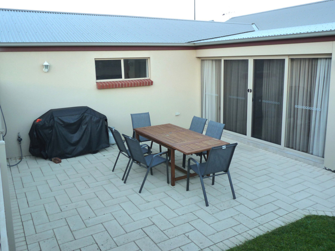 Others 5, Longreach at Port Elliot, Alexandrina - Coastal