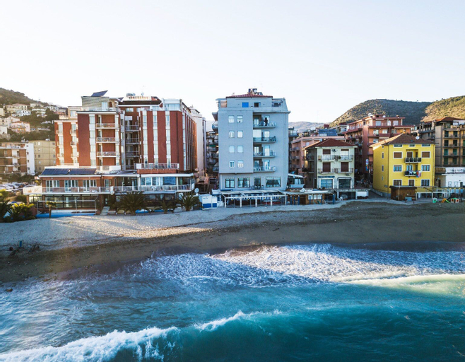 Exterior & Views 2, Hotel Maremola, Savona