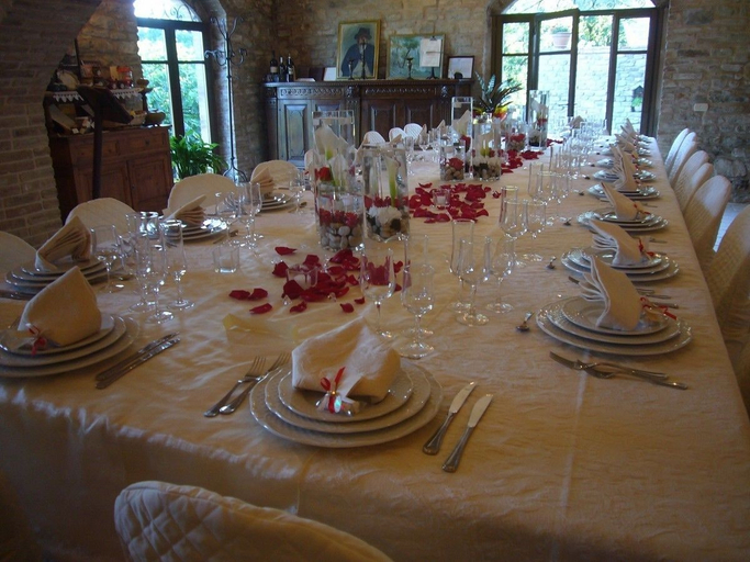 Food & Drinks 4, Borgo Storico Cisterna, Pesaro E Urbino