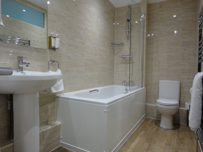 Bathroom 3, The Heritage Bed & Breakfast, Dorset