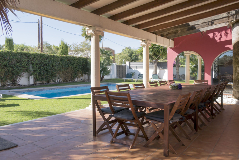 Food & Drinks, Villa Bouganvillea, Barcelona