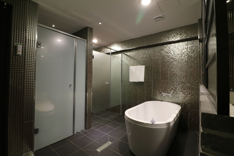 Bathroom 3, Ignis Hotel, Yangsan
