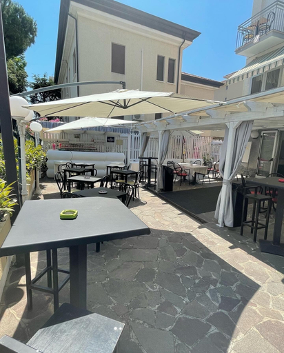 Others 5, Hotel Moroni, Rimini