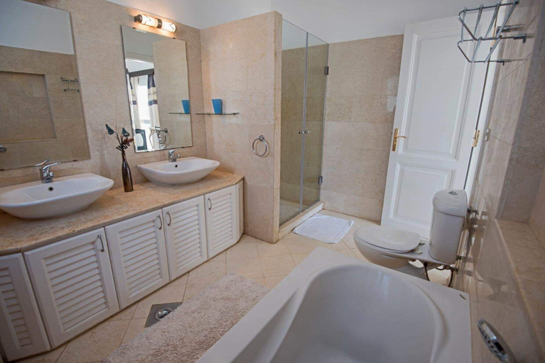 Bathroom 3, Charming Villa in El Gouna with Pool, Al-Ghurdaqah 2