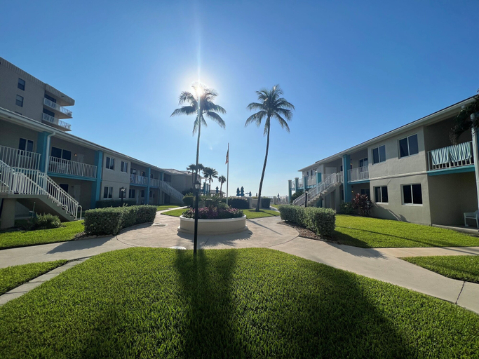 Exterior & Views 2, Gulfstream Manor, Palm Beach