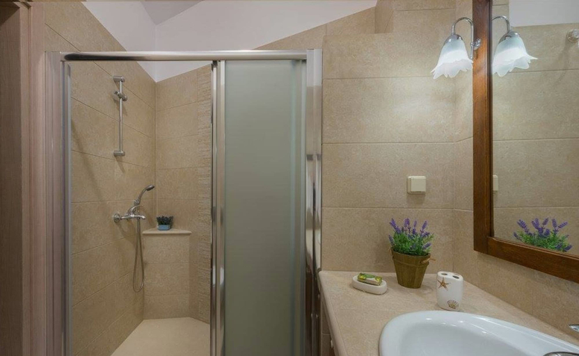 Bathroom 3, Rodia House, South Aegean