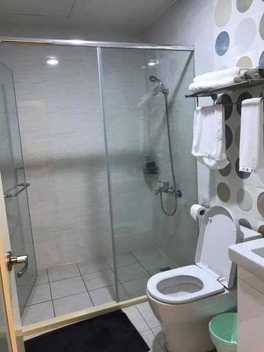 Bathroom 5, Chi Yu 85, Hualien