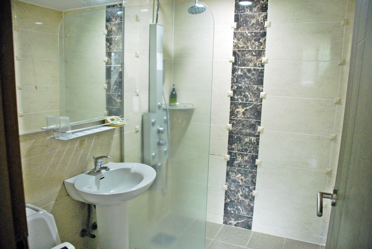 Bathroom 5, Eden Valley Resort, Yangsan
