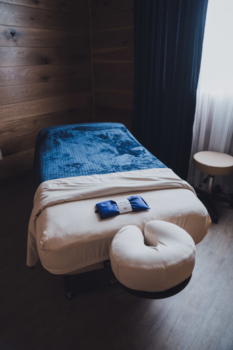 Bedroom 3, Tailwater Lodge on the Salmon River Altmar, Tapestry Hilton, Oswego