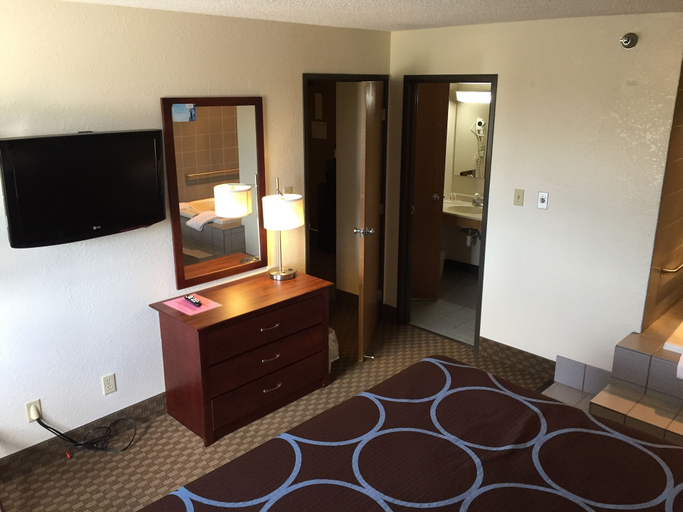 Bedroom 3, Super 8 by Wyndham Cuba, Crawford