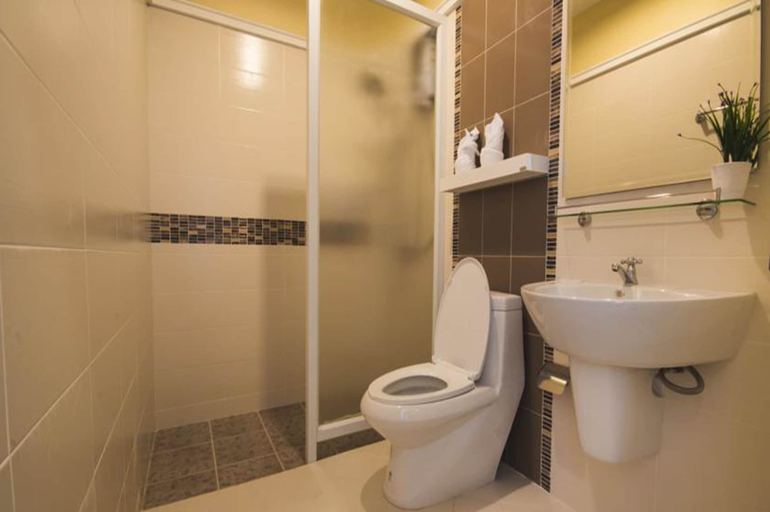 Bathroom 4, Crystal Nongkhai Hotel, Muang Nong Khai