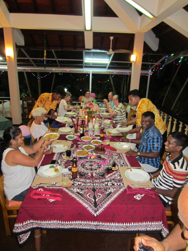 Food & Drinks 5, The villa sunshine, Divulapitiya