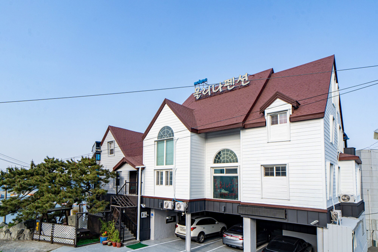 Exterior & Views 2, Molina Pension, Gyeongju