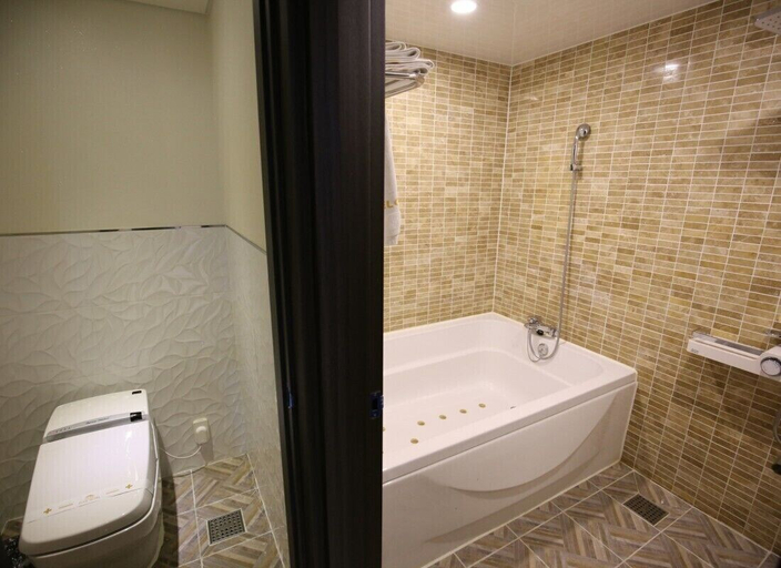 Bathroom 5, Elga Hotel, Hwaseong