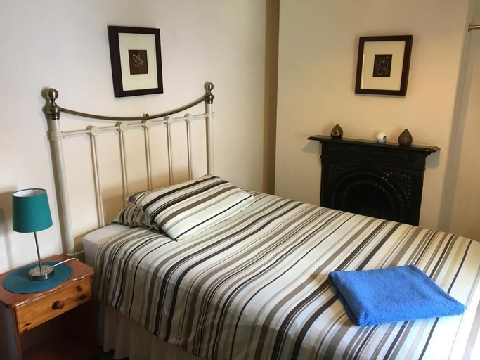 Bedroom 5, Admiral Blake Guest House, Somerset