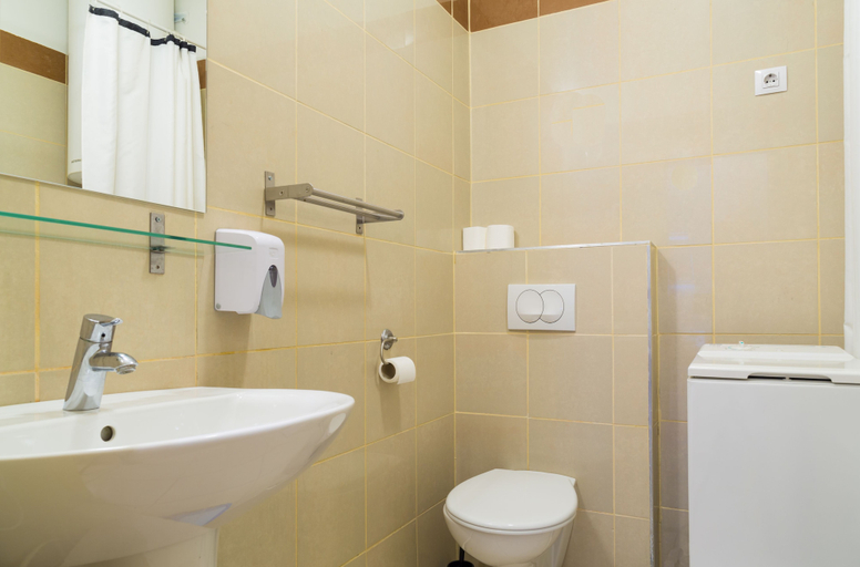 Bathroom 5, Made Inn Budapest, Budapesti