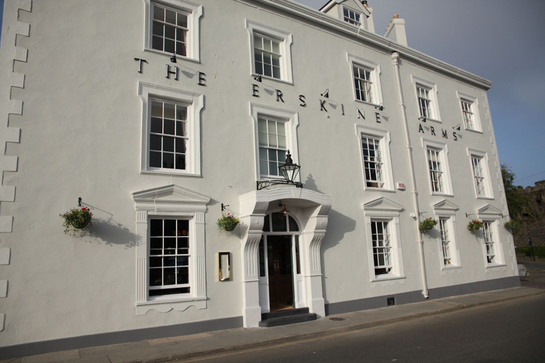 Exterior & Views