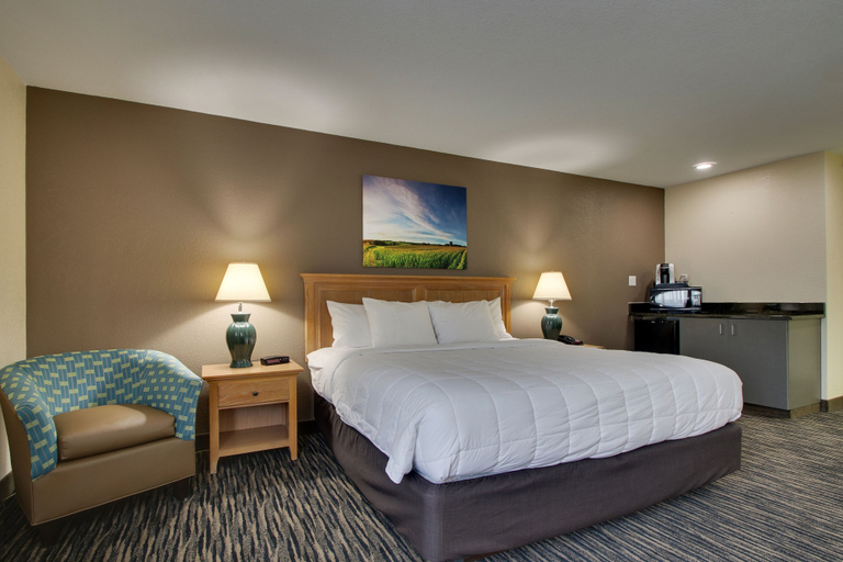 Bedroom 1, EverSpring Inn & Suites, Mahaska