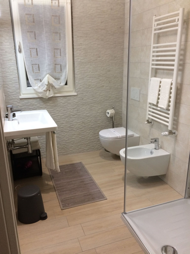 Bathroom 4, Ofra Matera, Matera