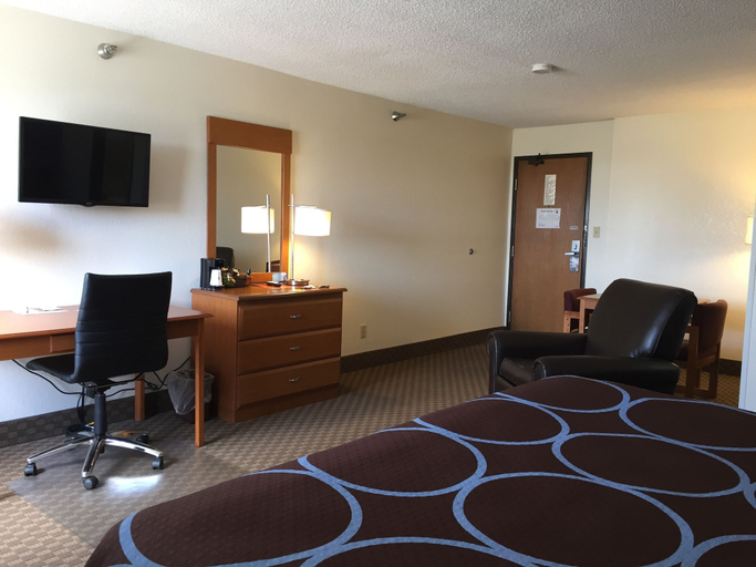 Others 5, Super 8 by Wyndham Cuba, Crawford