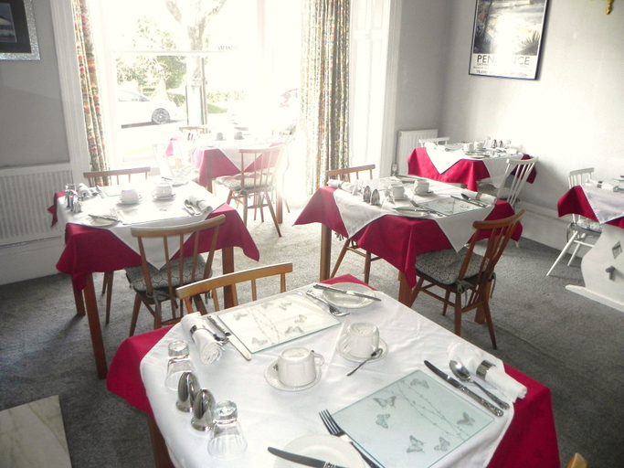 Food & Drinks 5, The Dunedin, Cornwall