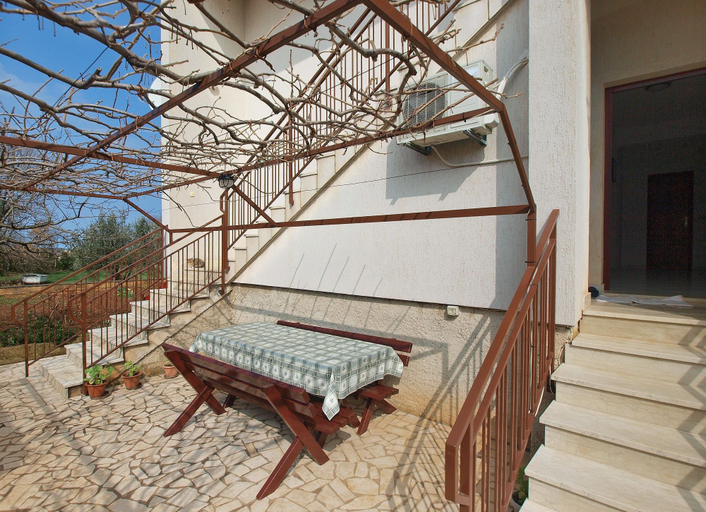 Others 4, Apartment 1563, Pula