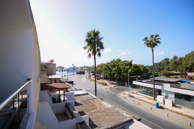 Others 5, Phaedrus Living: Seaside Deluxe Flat Harbour 107