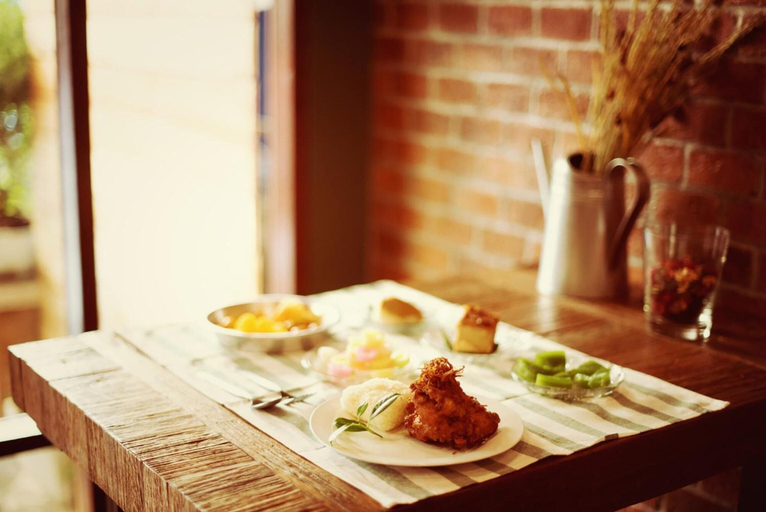 Food & Drinks 5, Yoo Yen Pen Sook Hostel, Phaya Thai