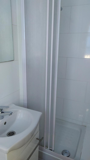 Bathroom 4, V Barcelona Hostal, Barcelona