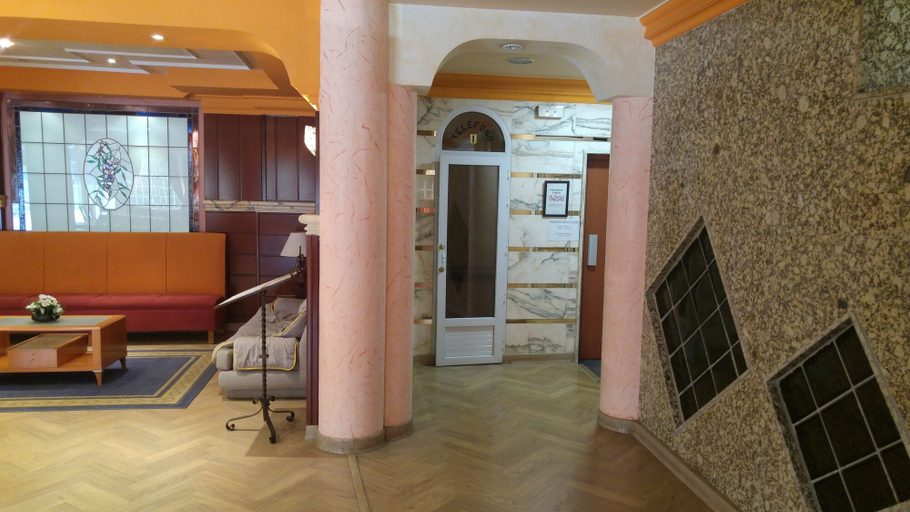 Others 5, Hotel Cabañas, Ciudad Real